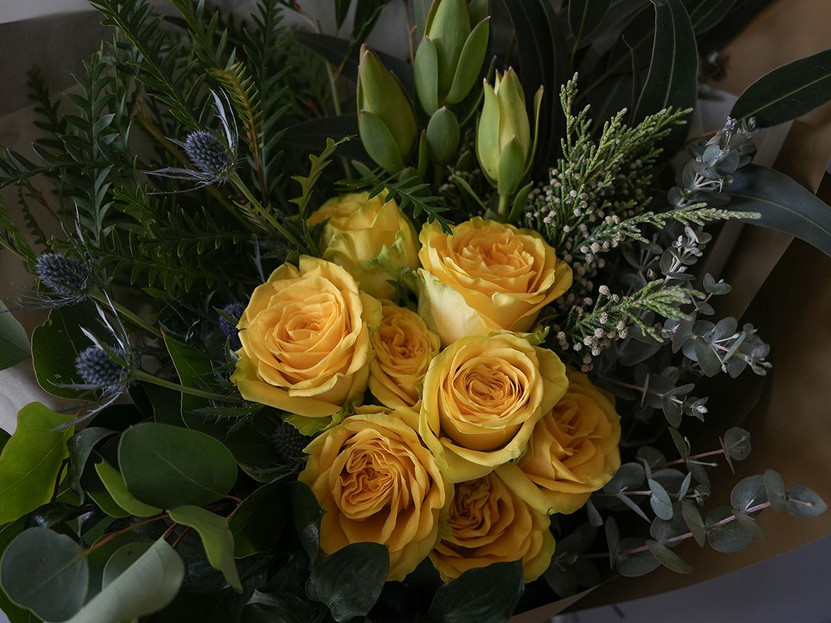 バラ サンチェイサーのブーケ | 世界の花屋