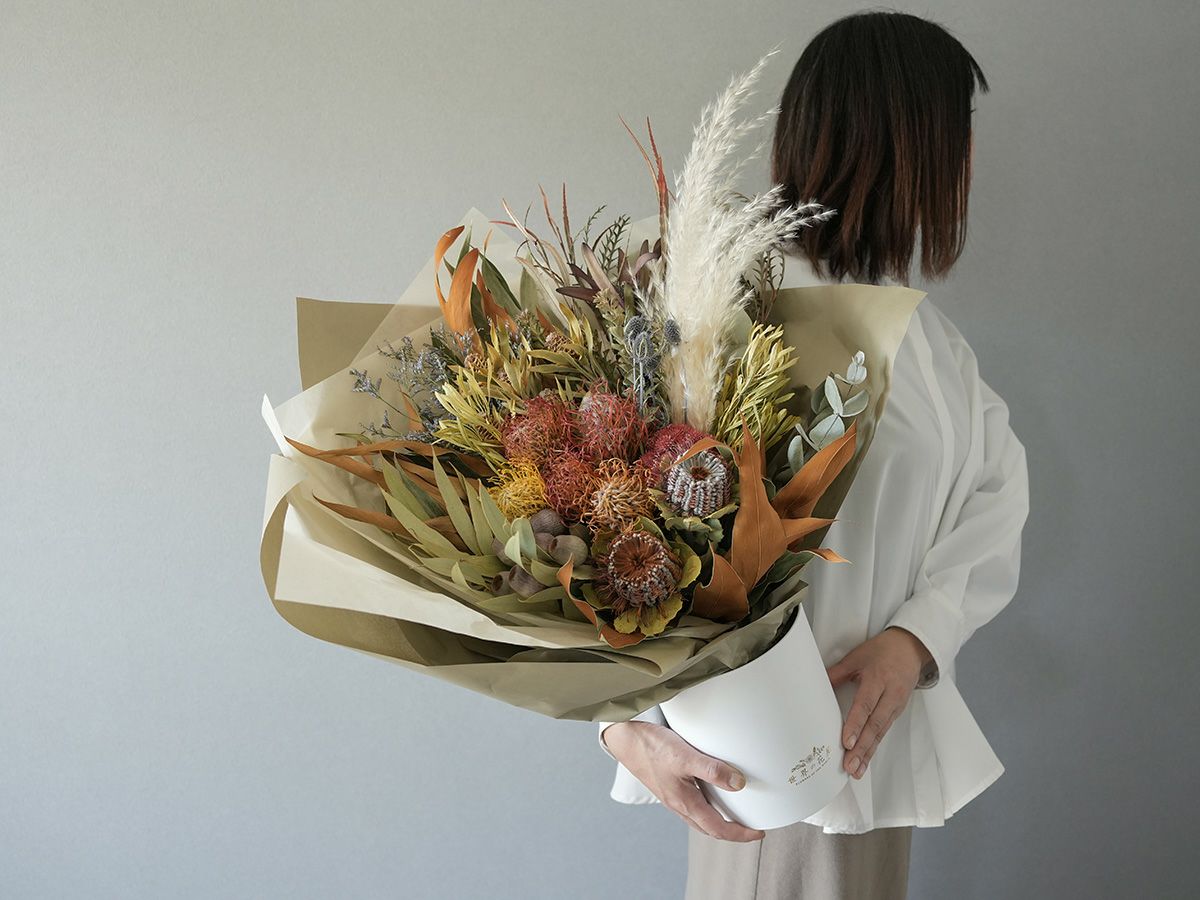 ピンクッションのドライフラワーボックス L | 世界の花屋